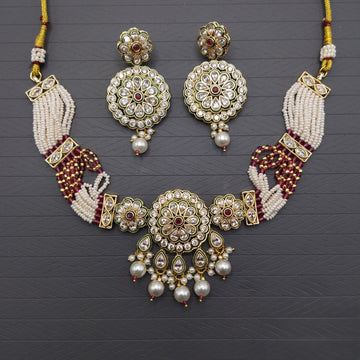 Traditional Kundan & Pearl Beaded Necklace Set for Women – Bridal & Party Wear Jewellery with Matching Earrings