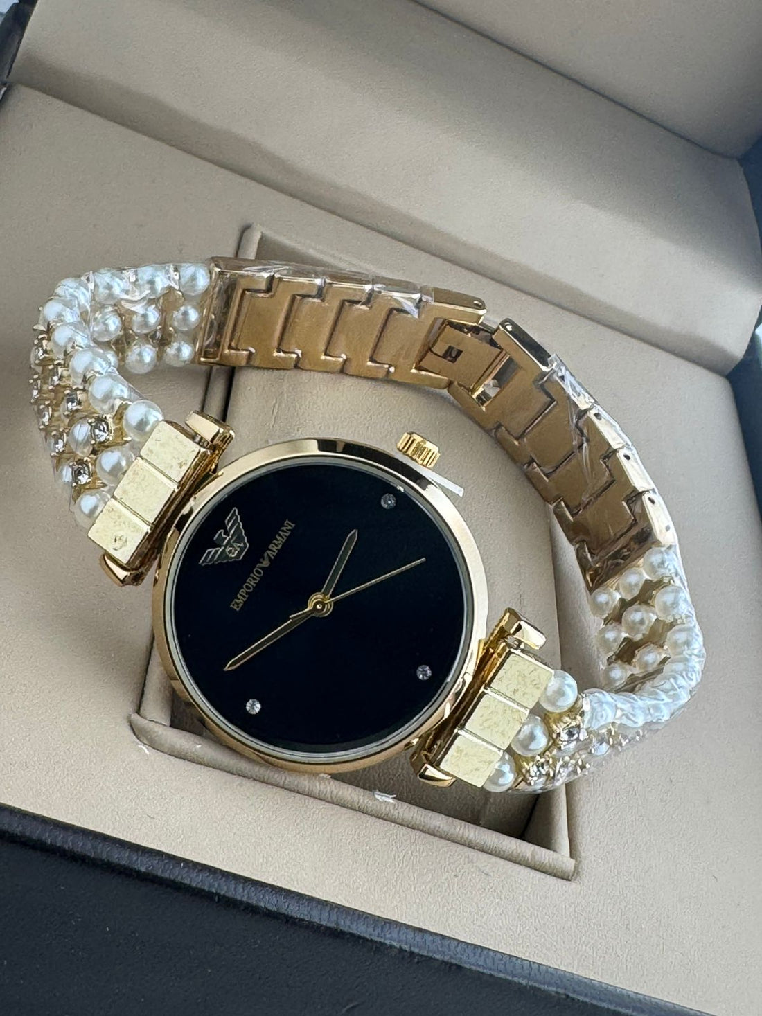 Elegant Women’s Pearl Bracelet Analog Watch with Gold Finish Dial – Party & Wedding Wear