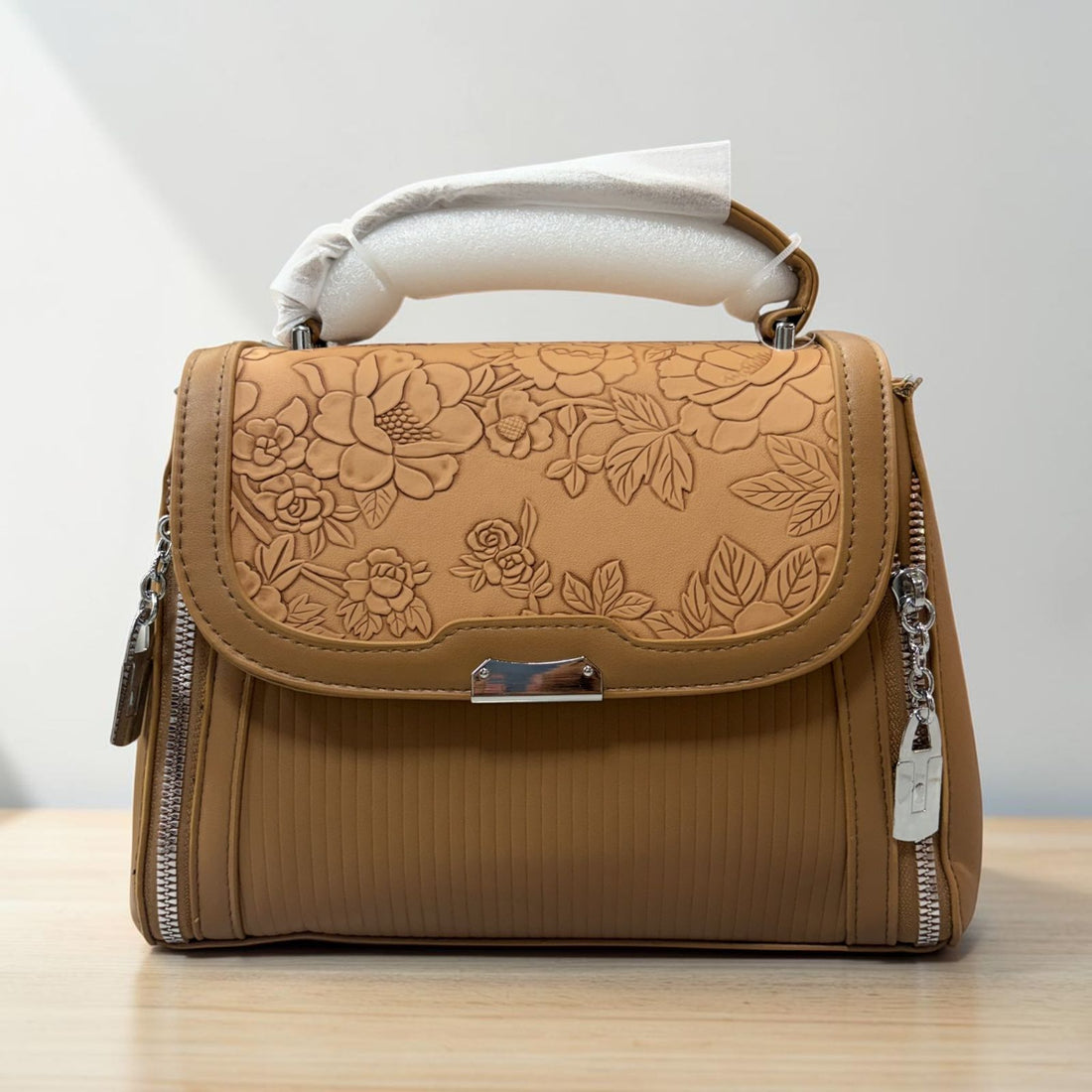 NEW HIGH-QUALITY VINTAGE BEAUTIFUL LOOKING SHOULDER BAG