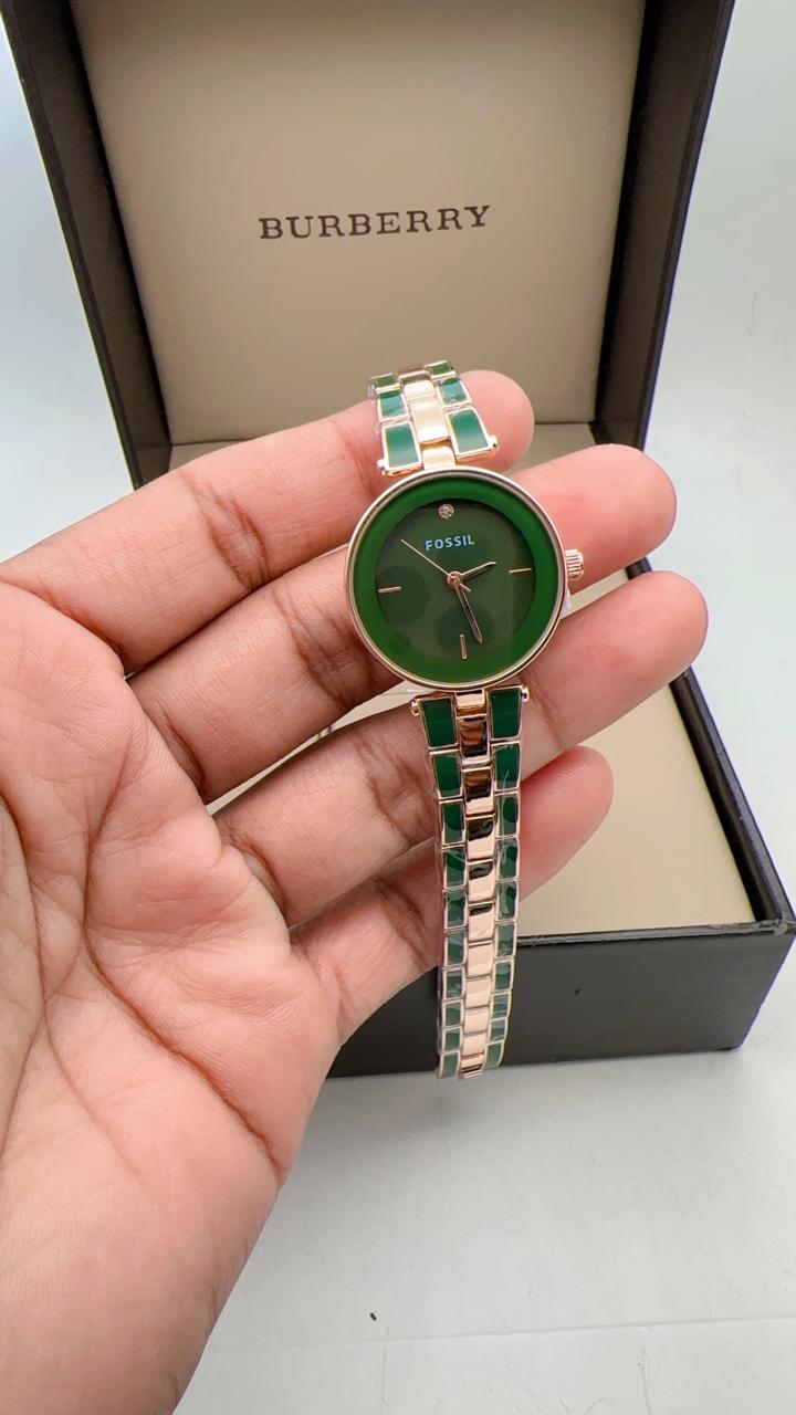 Fossil Elegant Women’s Watch – Rose Gold & White Designer Strap