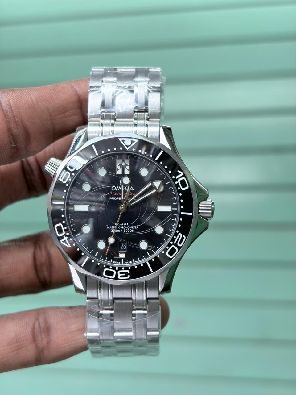 Omega Seamaster Style Gold Automatic Diver Watch for Men – Luxury Black Dial Wristwatch