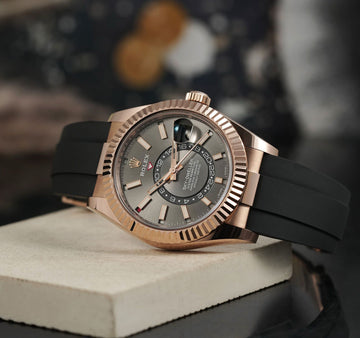Luxury Rose Gold Men’s Analog Watch with Black Silicone Strap
